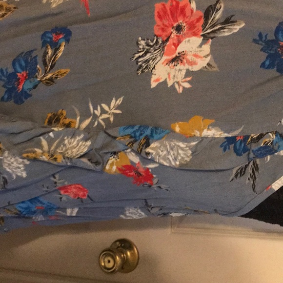 Top - Picture 2 of 2